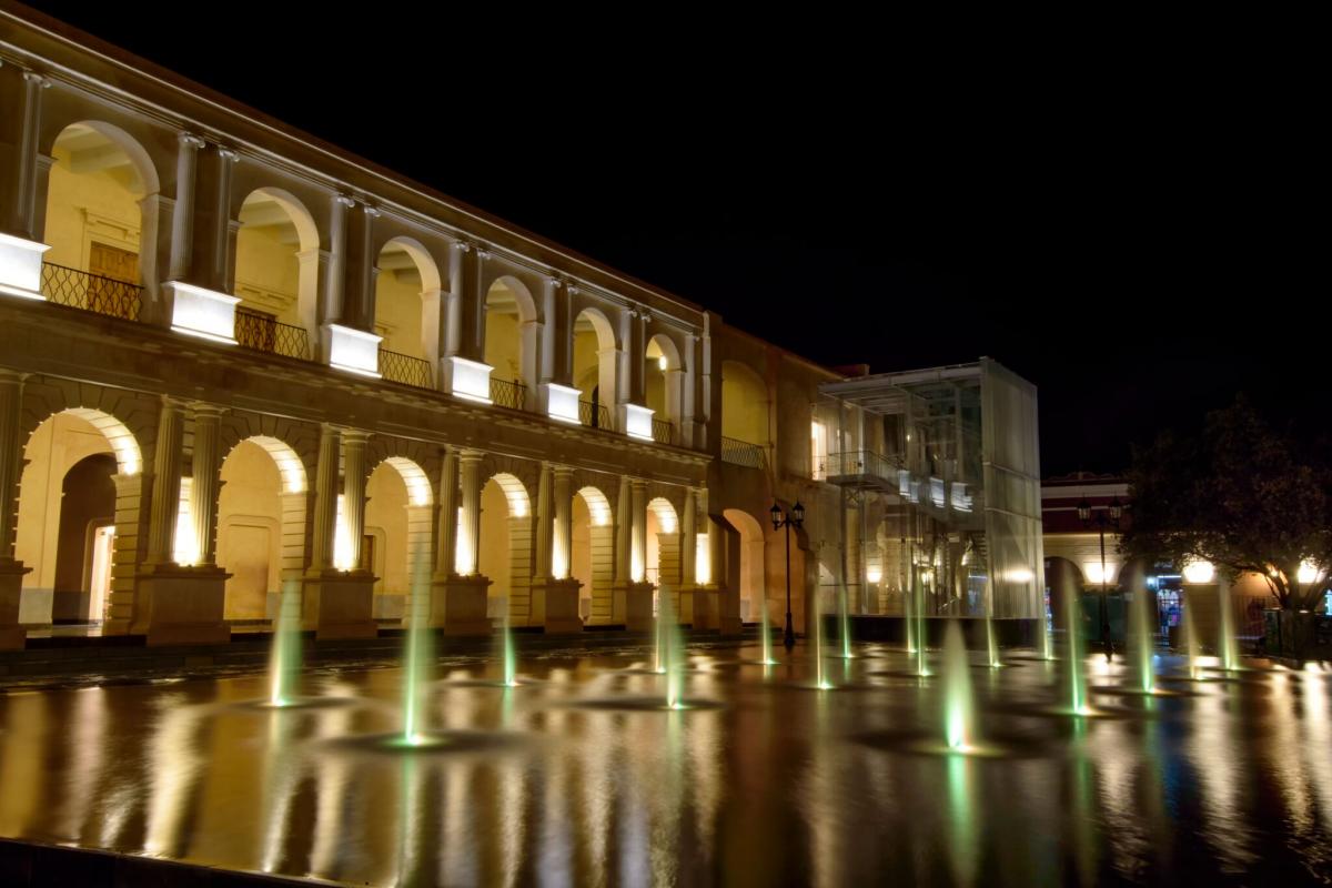 Parque de los Heroes fountain