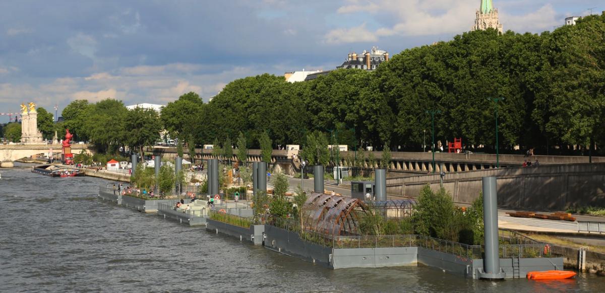 Pompidou Expressway by Seine