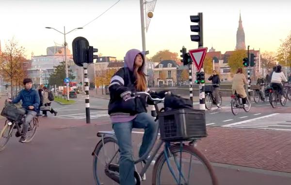 Article image for A street ballet to aspire to, from the Dutch