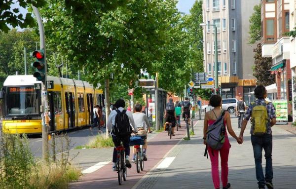 How to talk about walkability’s benefits without triggering skepticism Article image for How to talk about walkability’s benefits without triggering skepticism